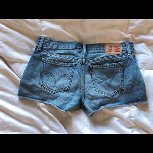 Levi cut offs